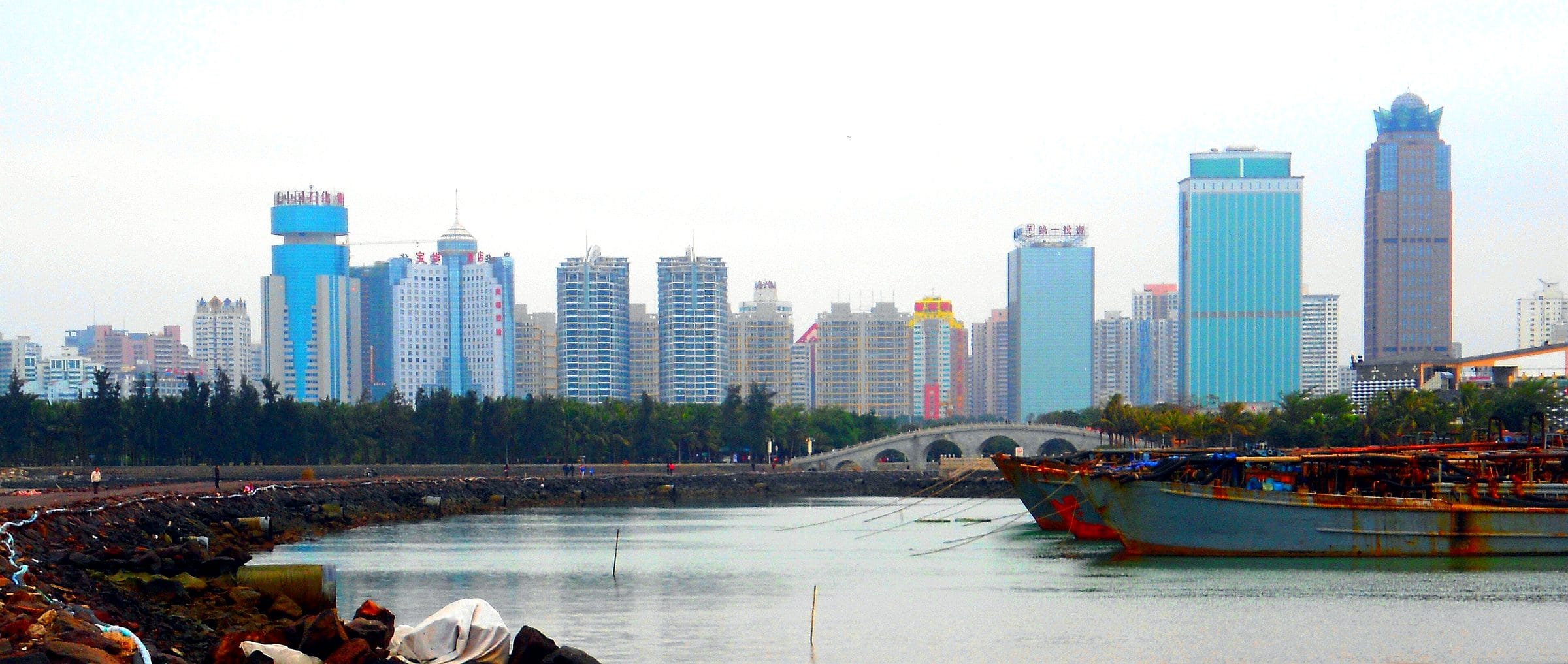 【Budget-Friendly Tour】6-Day Exploration of Hainan Island: Haikou, Haihua Island, Sanya, and Boao
