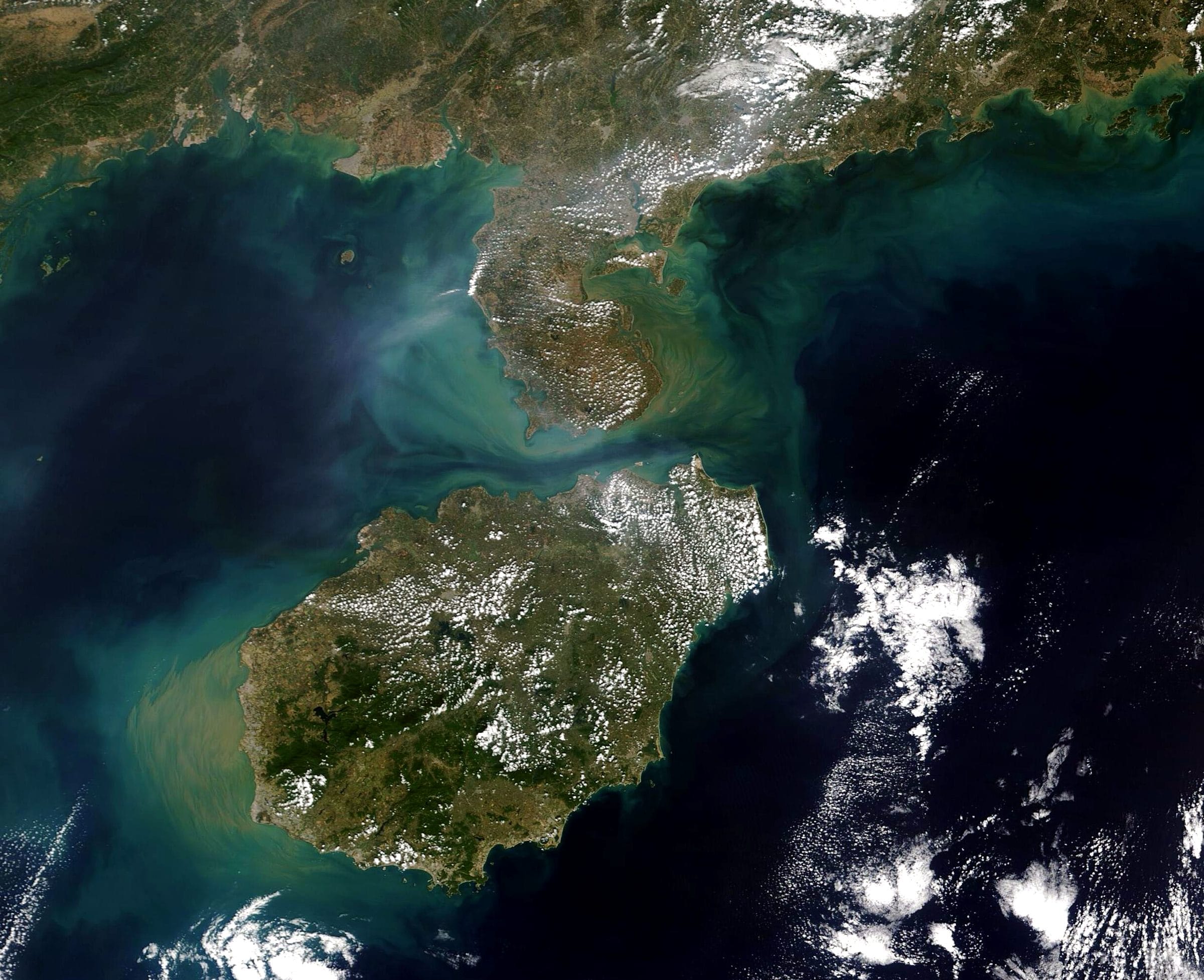 【Budget-Friendly Tour】6-Day Exploration of Hainan Island: Haikou, Haihua Island, Sanya, and Boao